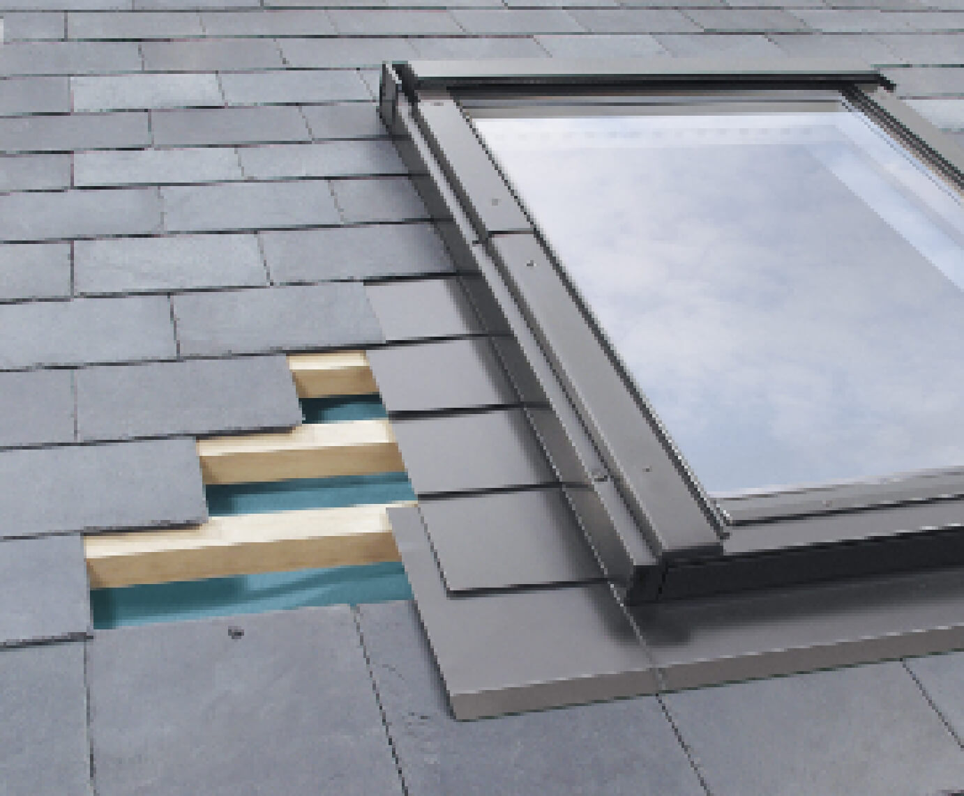 FAKRO Roof Window flashing 10 ELW Low Profile Step Flashing