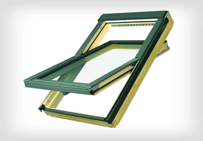 Fakro ftp v deck mounted pivot window feature
