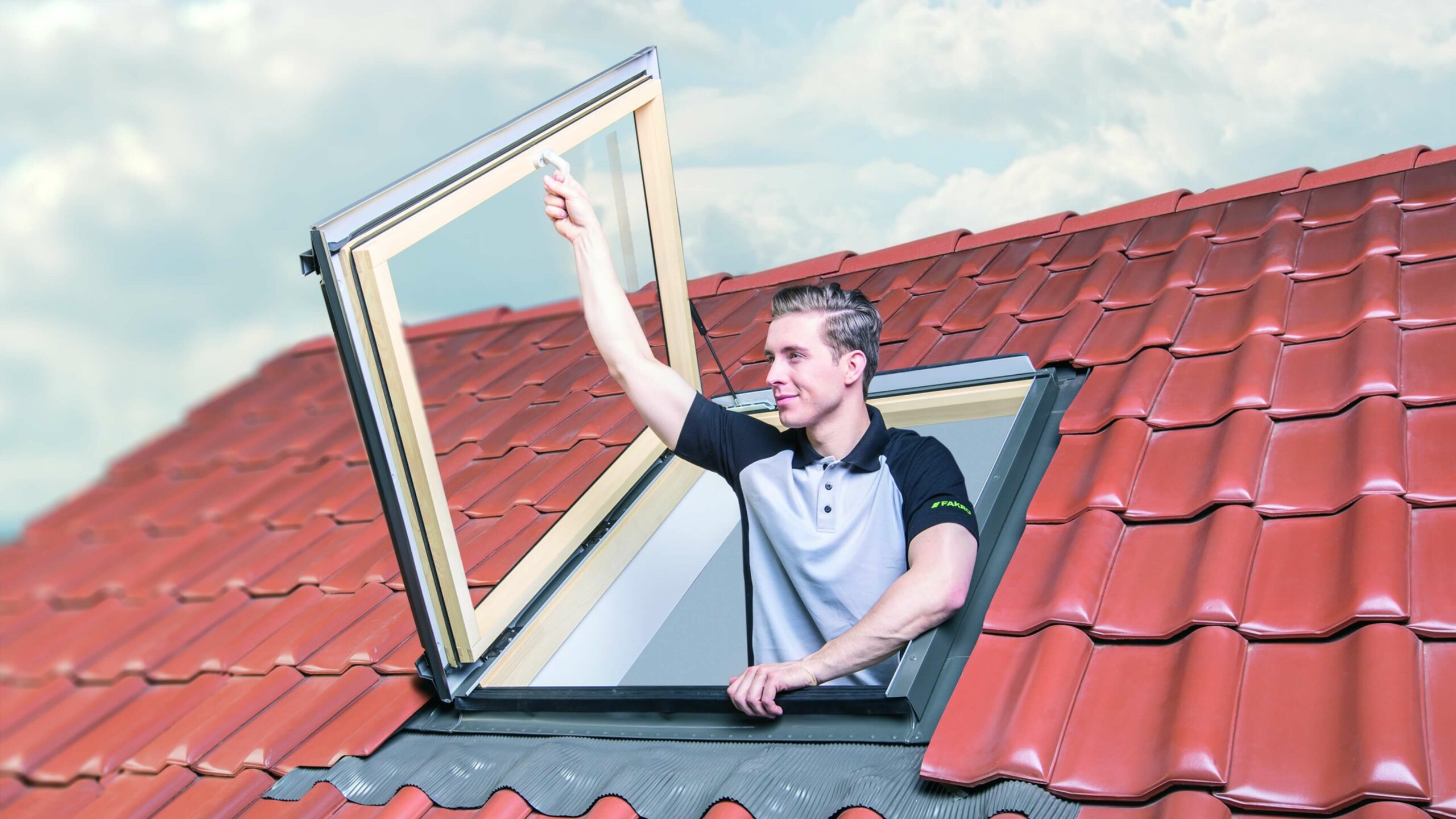 FAKRO FWU - Deck Mounted Roof Access Window 4 FWU Hero 3