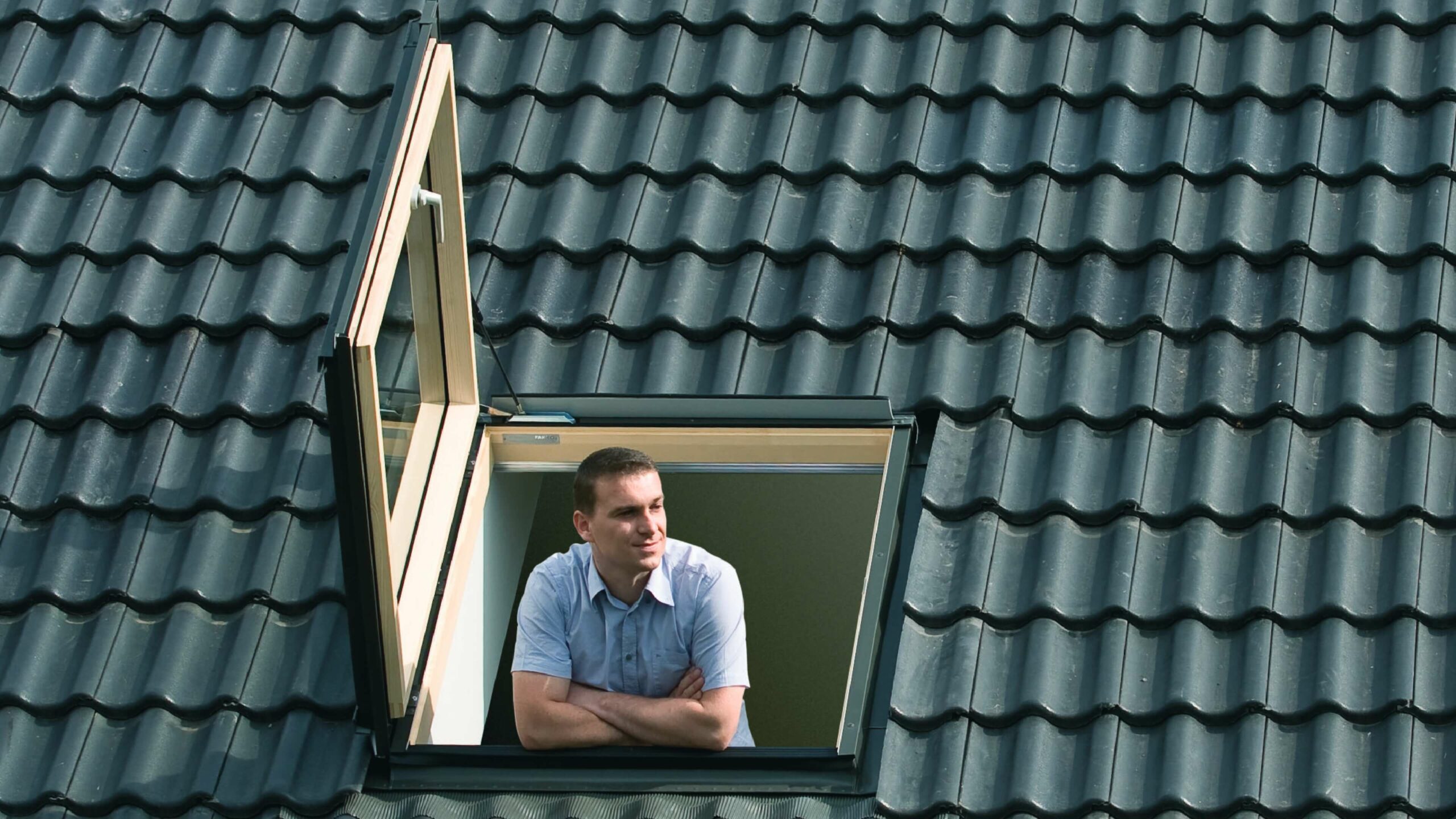 FAKRO FWU - Deck Mounted Roof Access Window 3 FWU Hero 4