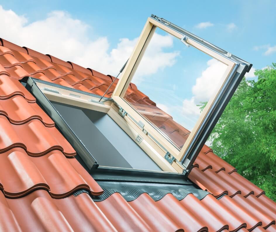 FAKRO FWU - Deck Mounted Roof Access Window 19 Fwu Highlight 2