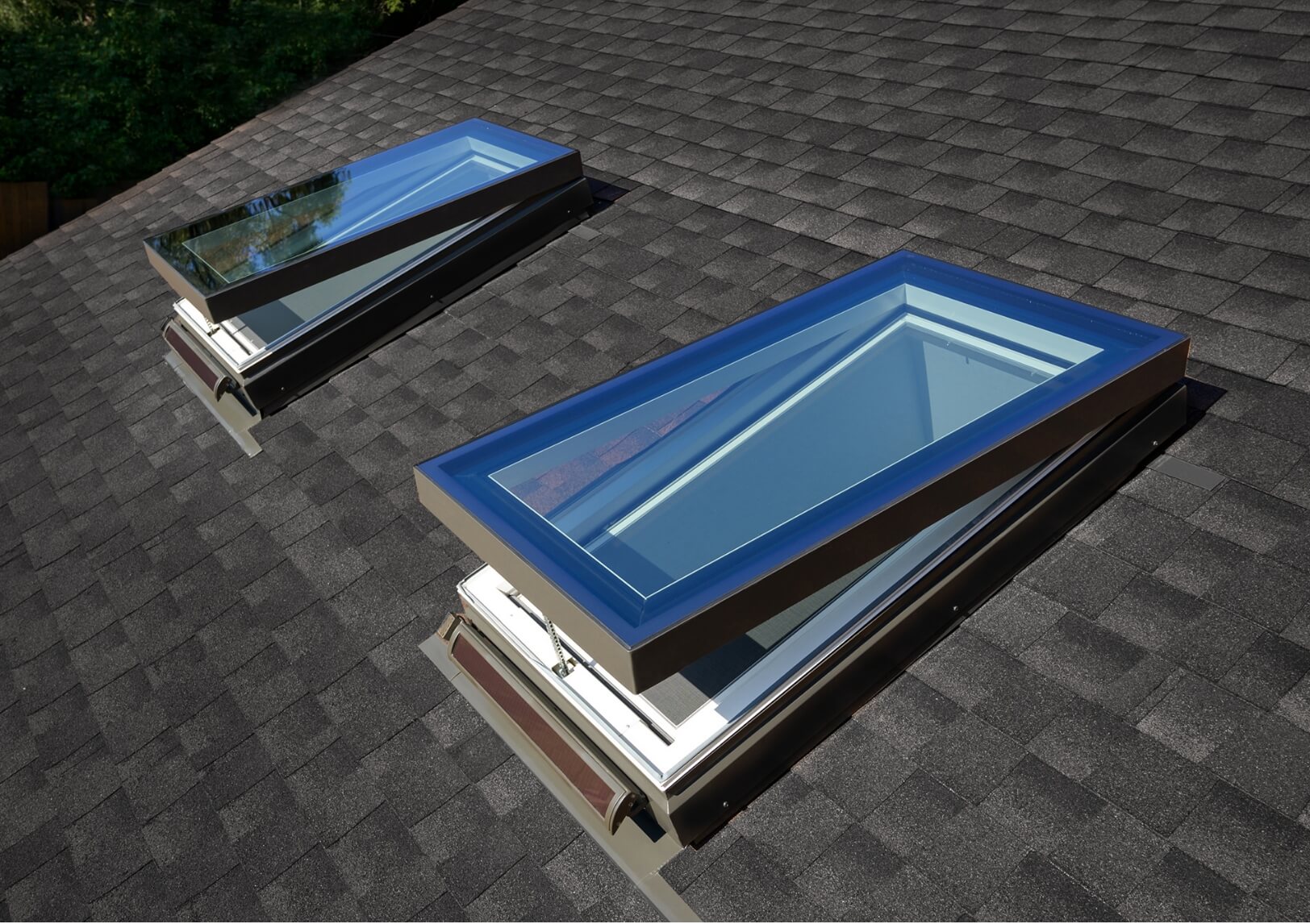 Technologie de maison intelligente 7 FVC S Curb Mounted Skylight Solar Venting 1