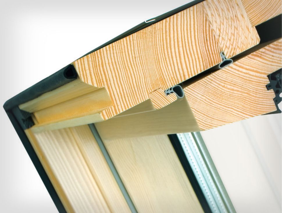 Columbia et FAKRO 21 High Quality Wood Frame Feature