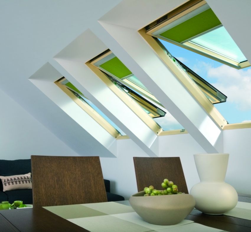 Columbia et FAKRO 10 Top centre pivot skylights feature